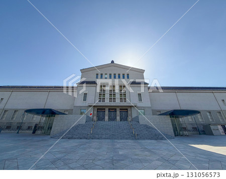 大阪市立美術館と青空の風景 131056573