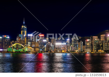 香港　ビクトリア・ハーバー　夜景 131059013