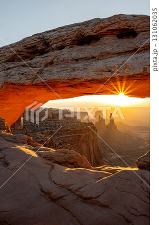 Mesa Arch at sunrise in Canyonlands National Park, Utah, USA 131062035