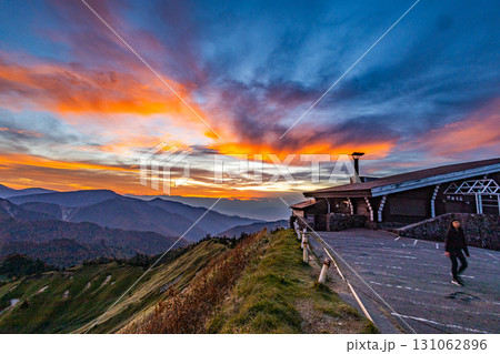 夕暮れの渋峠 131062896