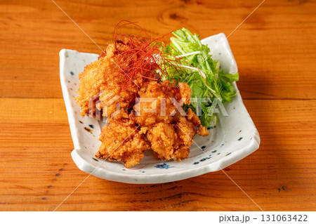 おいしい鶏の唐揚げ 131063422