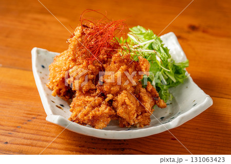 おいしい鶏の唐揚げ 131063423