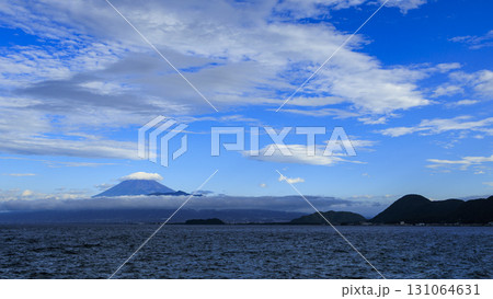 西伊豆から見た富士山の秋 131064631