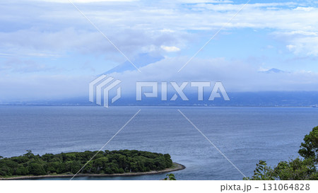 大瀬崎から見た富士山 131064828