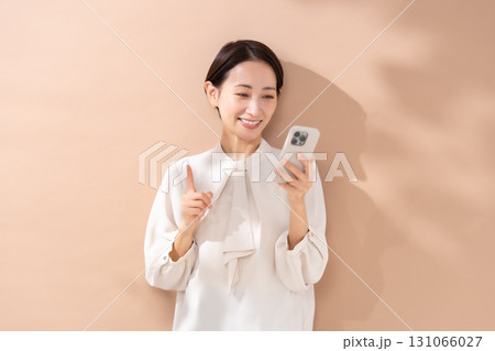 女性 ポートレート スマホ 女性 ポートレート スマホ 131066027