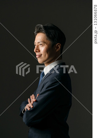ミドル男性 ポートレート 横向き ミドル男性 ポートレート 横向き 131066878