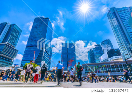 日本の東京都市景観9月17日。外国人観光客らで賑わう渋谷スクランブル交差点、新たな時代に希望の光 日本の東京都市景観9月17日。外国人観光客らで賑わう渋谷スクランブル交差点、新たな時代に希望の光 131067475