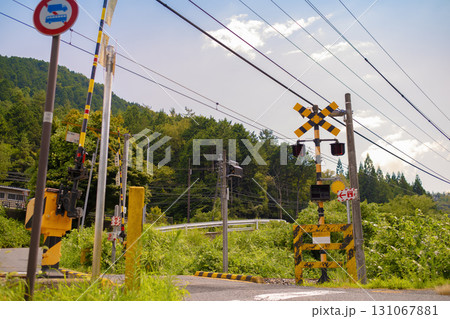 夕方の踏切 夕方の踏切 131067881