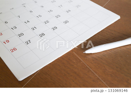 カレンダーとペン スケジュールイメージ カレンダーとペン スケジュールイメージ 131069146