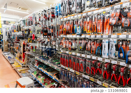 コーナン三鷹店　カッターなどの工具　東京都三鷹市野崎 131069801