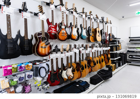 セカンドストリート三鷹店　ギター　東京都三鷹市野崎 131069819