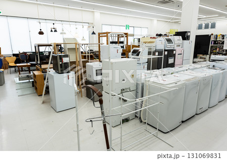 セカンドストリート三鷹店　家具と洗濯機　東京都三鷹市野崎 131069831