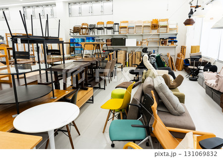 セカンドストリート三鷹店　ソファや机　東京都三鷹市野崎 131069832