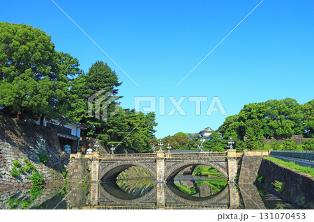 東京都千代田区皇居外苑、正門石橋と伏見櫓の風景 131070453