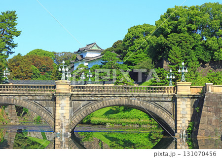 東京都千代田区皇居外苑、正門石橋と伏見櫓の風景 131070456