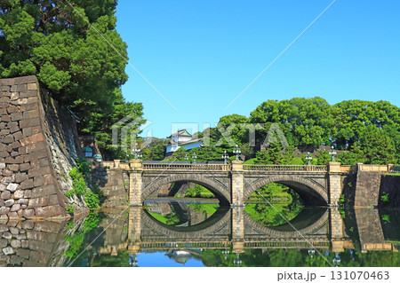 東京都千代田区皇居外苑、正門石橋と伏見櫓の風景 131070463