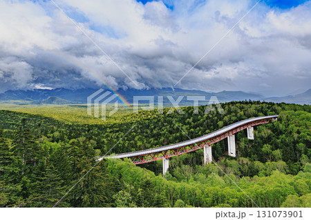 三国峠を彩る虹と大自然の風景 131073901