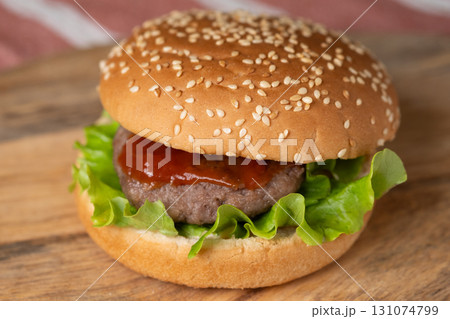 手作りハンバーガーのイメージ 131074799