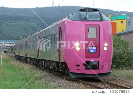 南稚内を出発するはまなす編成特急宗谷　キハ261系はまなす編成 131076059