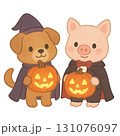 ハロウィンの仮装をした犬とブタ 131076097