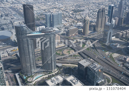 ブルジュ・ハリファから望むドバイ市街／ドバイ，アラブ首長国連邦（UAE） 131078404