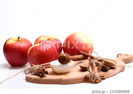 Eco design and autumn crops concept. Set of fruit, spoons Eco design and autumn crops concept. Set of fruit, spoons 131080988