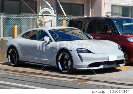 ドイツ製のスポーツカー 131084344