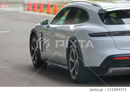 ドイツ製のスポーツカー 131084371