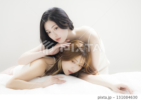 仲良し美人姉妹 仲良し美人姉妹 131084630