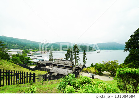 箱根関所・箱根関所資料館と芦ノ湖 131084694