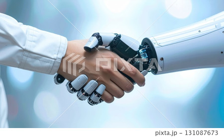 《AI画像》人とロボットの握手のクローズアップ 131087673