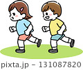 走るぽっちゃり体型の子供たちのイラスト 131087820