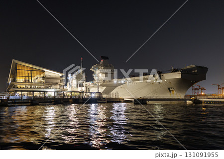 東京国際クルーズターミナルに停泊中のイギリス空母プリンス・オブ・ウェールズ 131091955