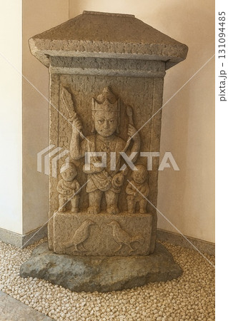 石の守護神像（庚申塔）Stone Guardian Deity – Koshinto 131094485