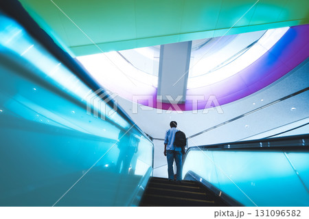 大空間のポートレート 大空間のポートレート 131096582