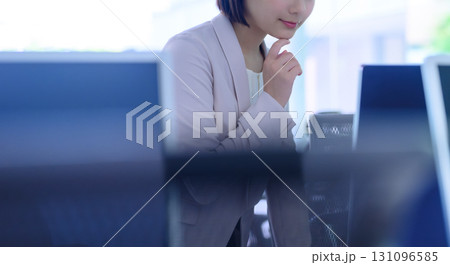 ビジネスシーン 131096585