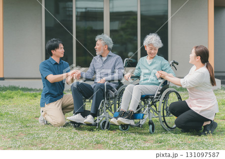 介護 介護 131097587