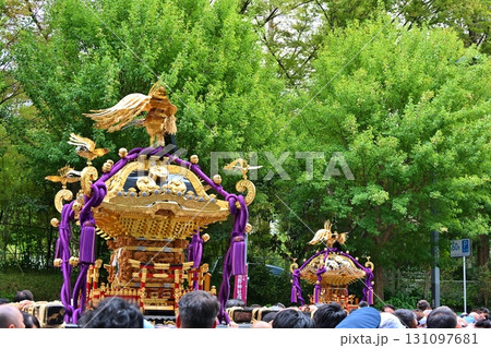 新宿十二社熊野神社例大祭の神輿渡御 東京 新宿十二社熊野神社例大祭の神輿渡御 東京 131097681