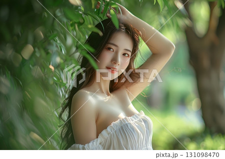 緑の中の笑顔美肌日本人 ヘアメイクスタイル 美人女性像を生成AIで表現(横写真) 緑の中の笑顔美肌日本人 ヘアメイクスタイル 美人女性像を生成AIで表現(横写真) 131098470