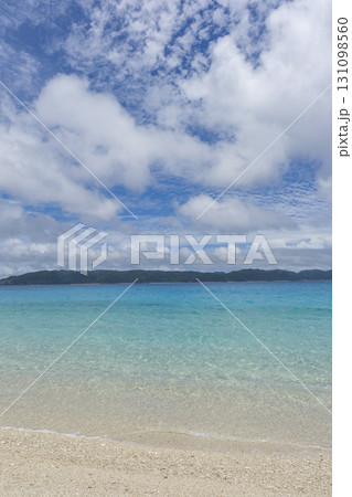 古座間味ビーチから見る渡嘉敷島 古座間味ビーチから見る渡嘉敷島 131098560