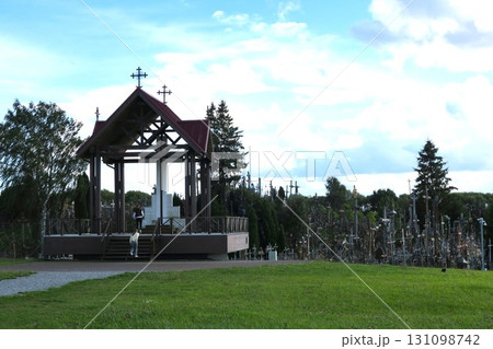 シャウレイ近郊の聖地、十字架の丘 シャウレイ近郊の聖地、十字架の丘 131098742