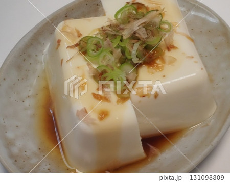 冷やっこ、妻の手作り家庭料理、家庭で楽しむ夕ご飯、幸せ家族 冷やっこ、妻の手作り家庭料理、家庭で楽しむ夕ご飯、幸せ家族 131098809