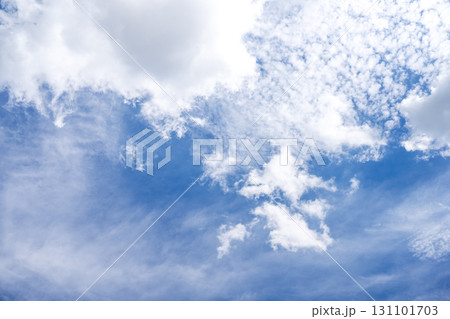 秋の空 青空 空 晴れ 9月 素材 131101703