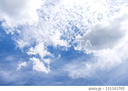 秋の空 青空 空 晴れ 9月 素材 131101705
