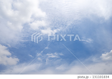 秋の空 青空 空 晴れ 9月 素材 131101834