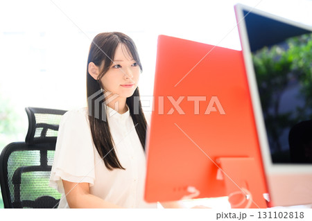 ビジネスシーン ビジネスシーン 131102818