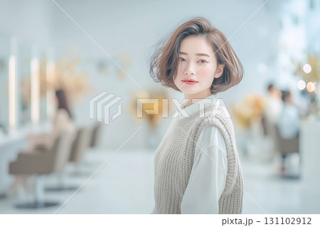ヘアサロンで撮影する美しい女性・ヘアスタイル・ファッション 131102912