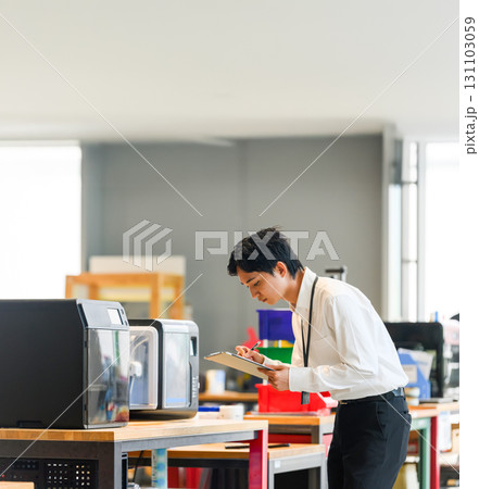 ビジネスシーン ビジネスシーン 131103059