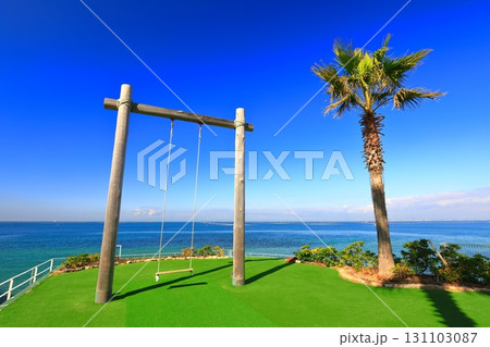 【兵庫県】快晴の淡路テラス（岬のブランコ） 131103087