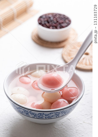 Tangyuan (Chinese sweet dumpling), Glutinous rice ball in syrup 131103729